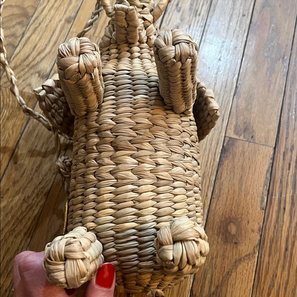 Woven Elephant Shaped Bag - Picture 3 of 11